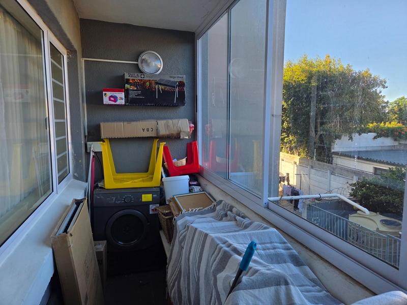 To Let 2 Bedroom Property for Rent in Woodstock Upper Western Cape